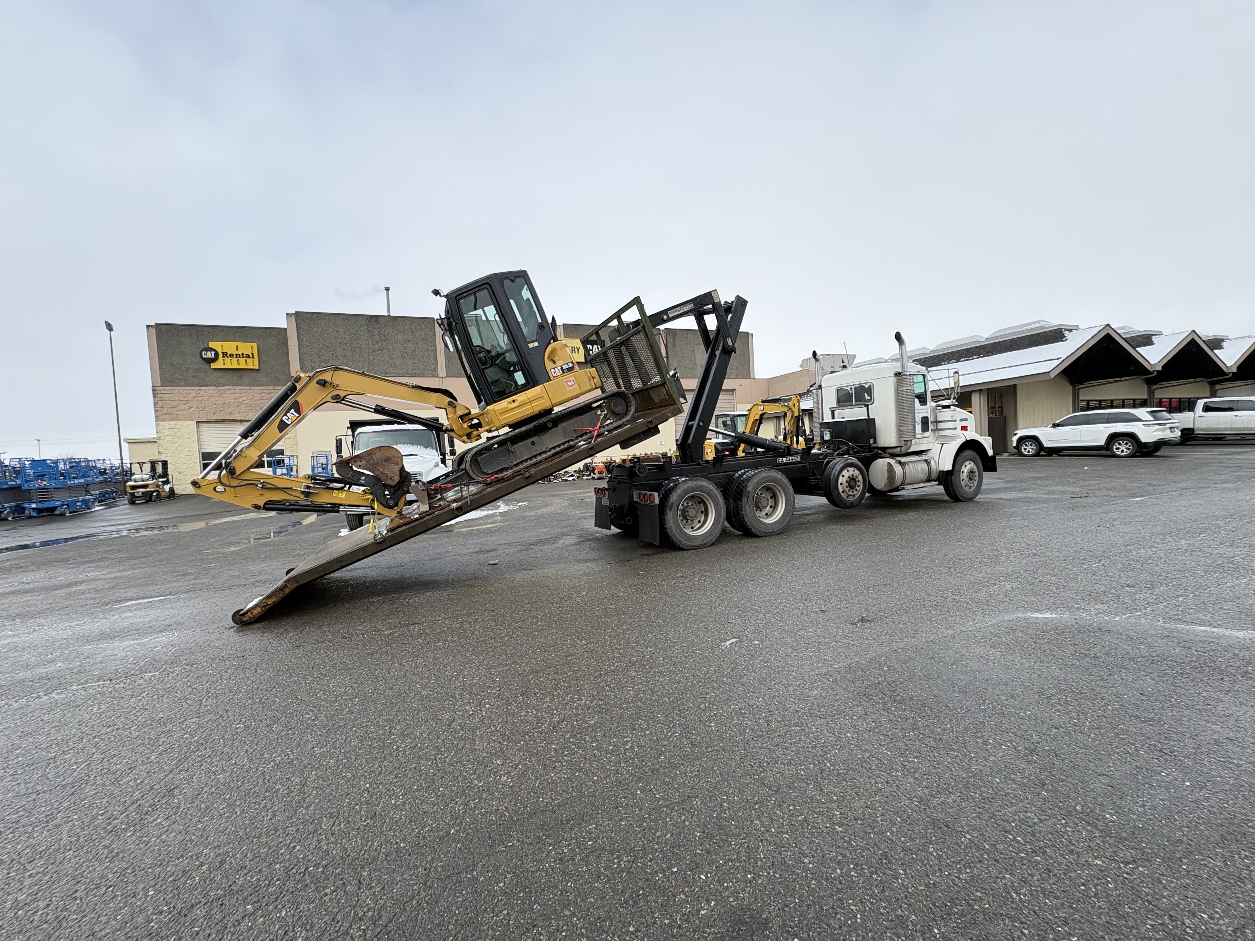Moving A 305.5 To Its New Home! — With Our New Unique System We Can Haul Heavier And Load Faster Than Before!